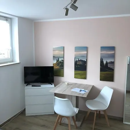 Ferienwohnungen Lamisto am Waldesrand Neckartenzlingen Exterior foto