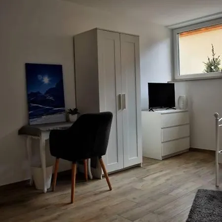 Ferienwohnungen Lamisto am Waldesrand Neckartenzlingen Exterior foto